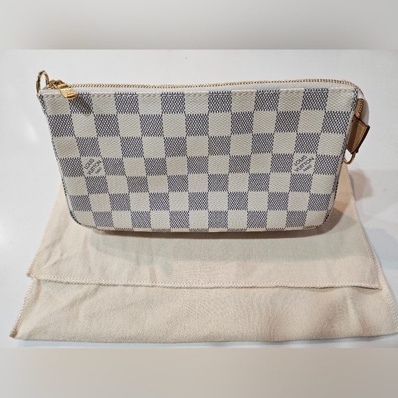 Louis Vuitton Pochette Accessories - Picture 3 of 6